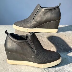 CASLON Aiden Wedge Perforated Black Leather Sneaker Bootie, 9.5M